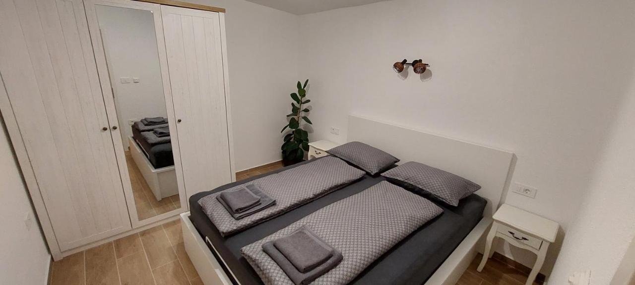 Stara Malija Apartment Изола Екстериор снимка